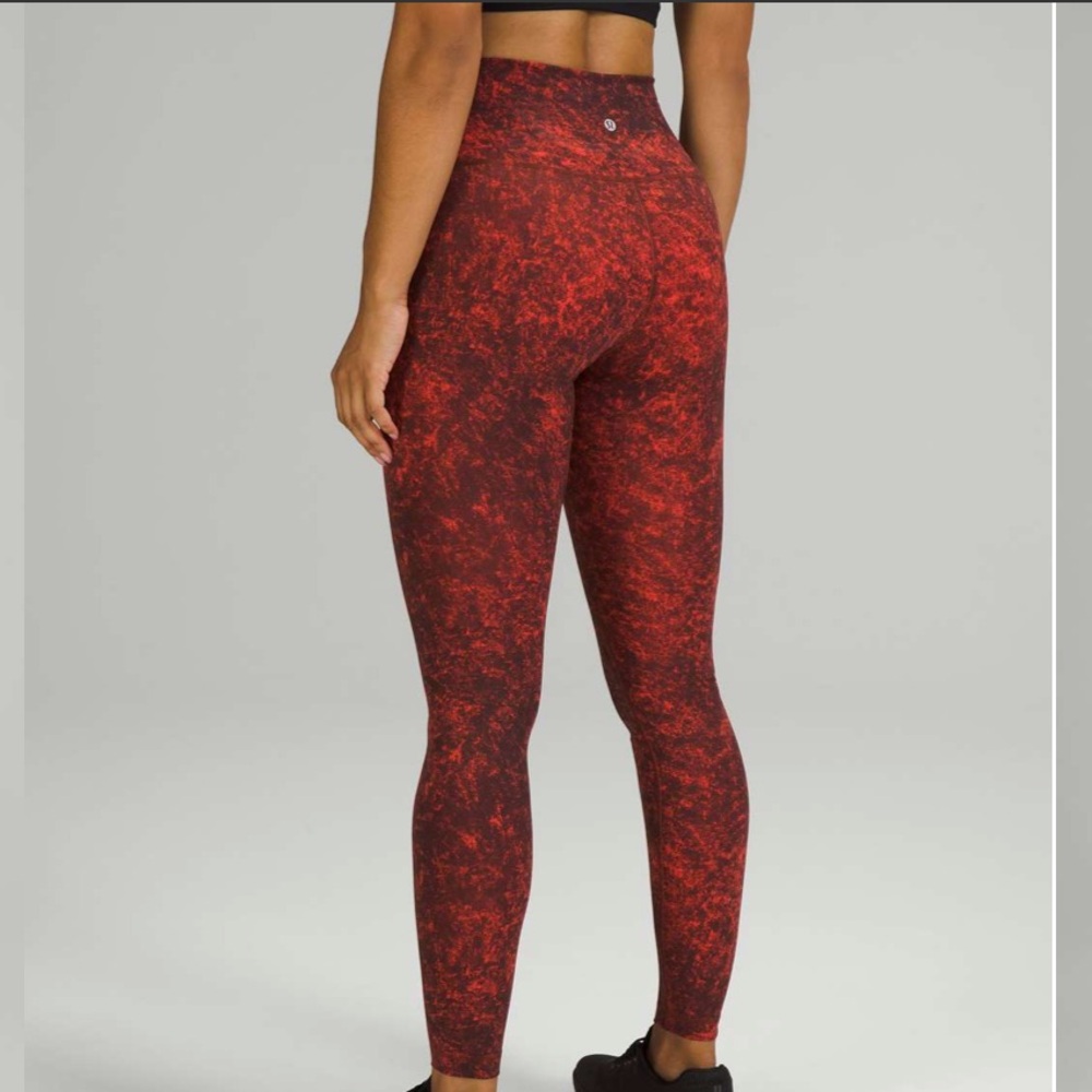 Lululemon wonder trains